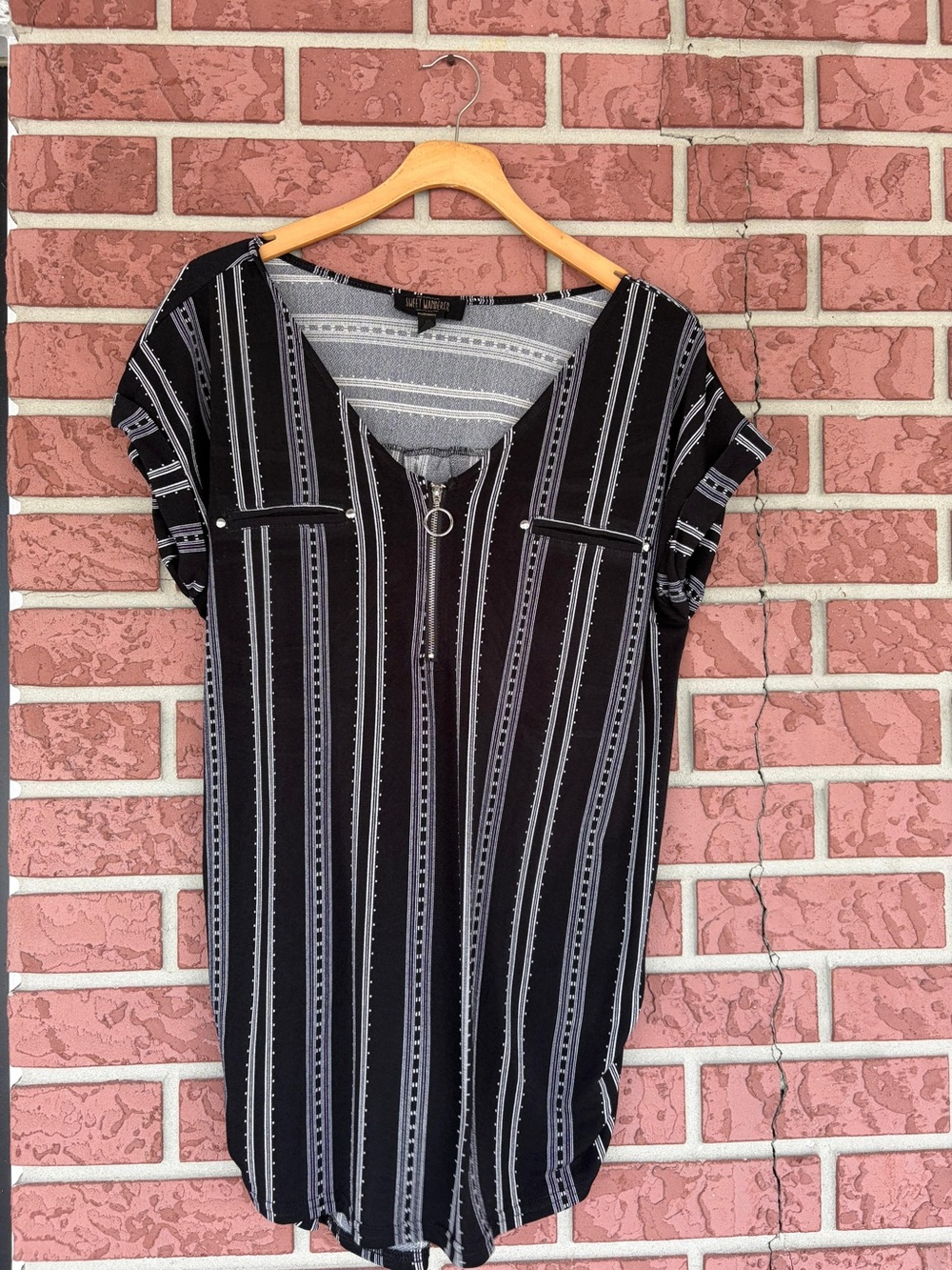 Sweet Wanderer Black Label Maternity Top